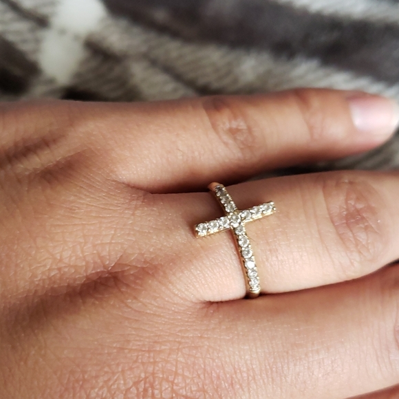 Ring - Picture 3 of 5